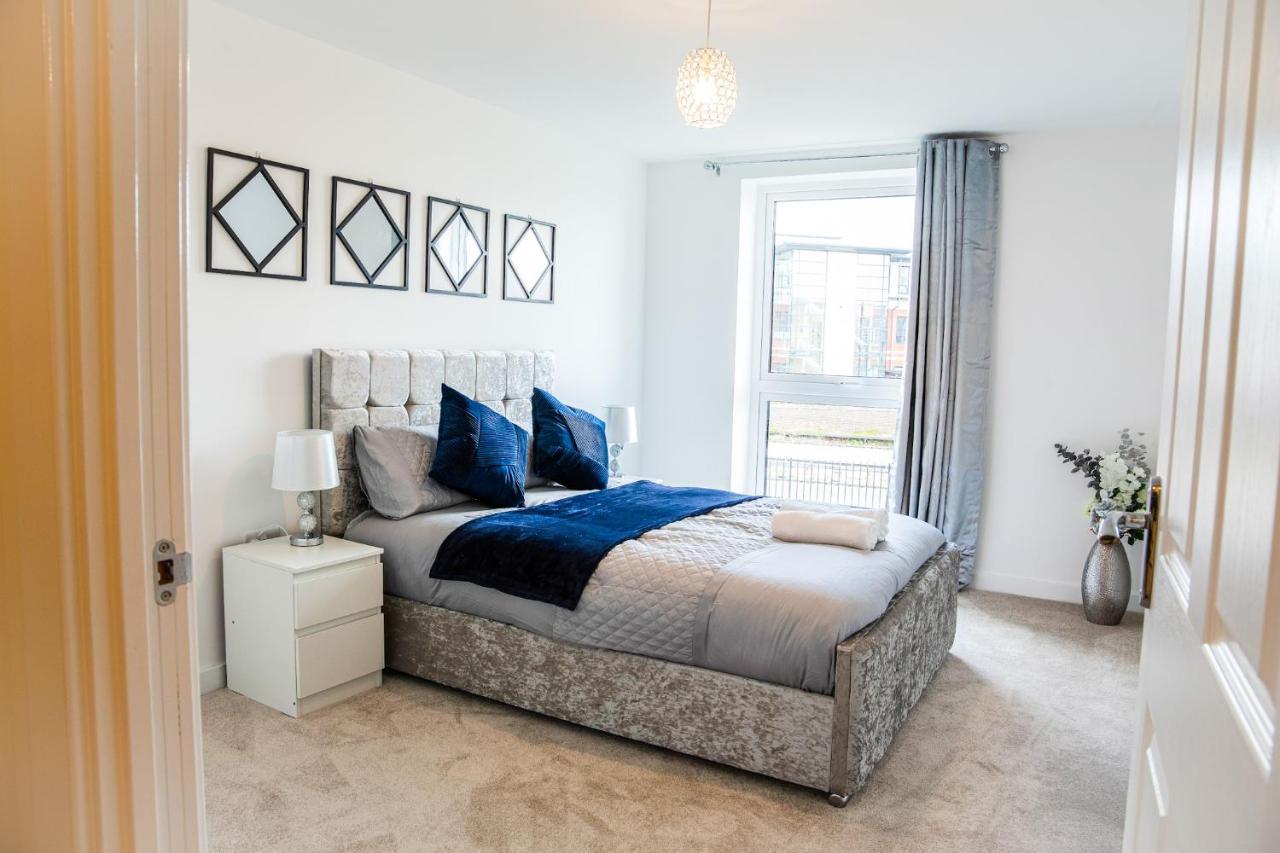 A Luxury 2 Bedroom Apartment With 2 Free Parking Chatham  Zewnętrze zdjęcie