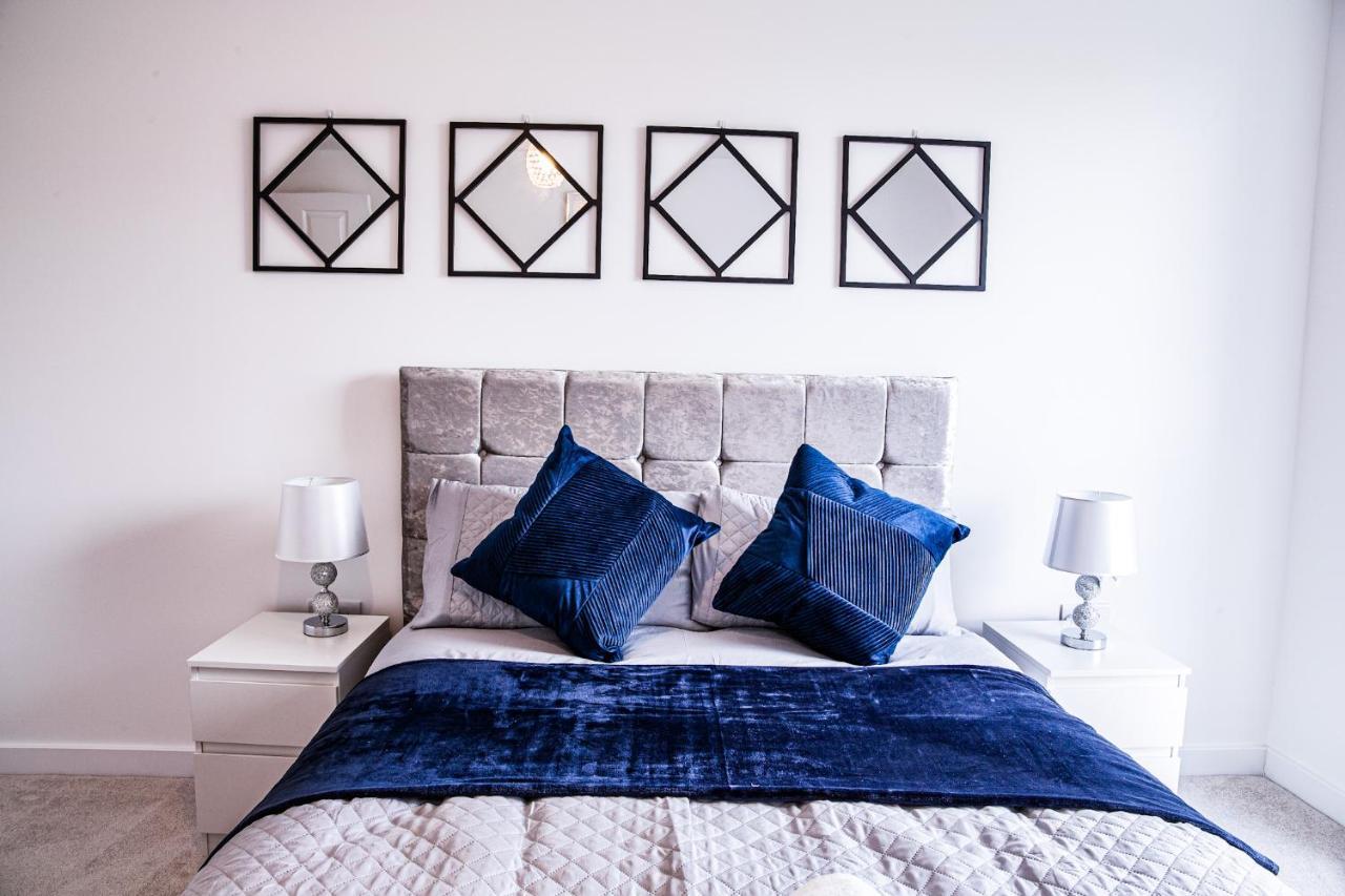 A Luxury 2 Bedroom Apartment With 2 Free Parking Chatham  Zewnętrze zdjęcie