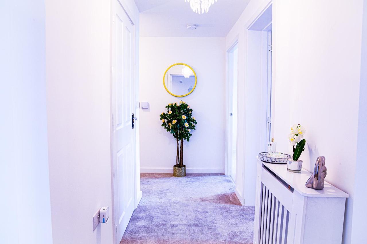 A Luxury 2 Bedroom Apartment With 2 Free Parking Chatham  Zewnętrze zdjęcie