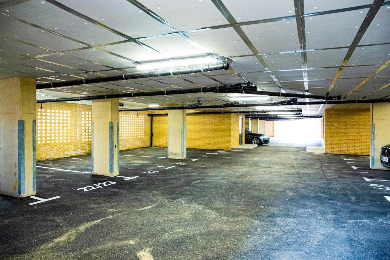 A Luxury 2 Bedroom Apartment With 2 Free Parking Chatham  Zewnętrze zdjęcie